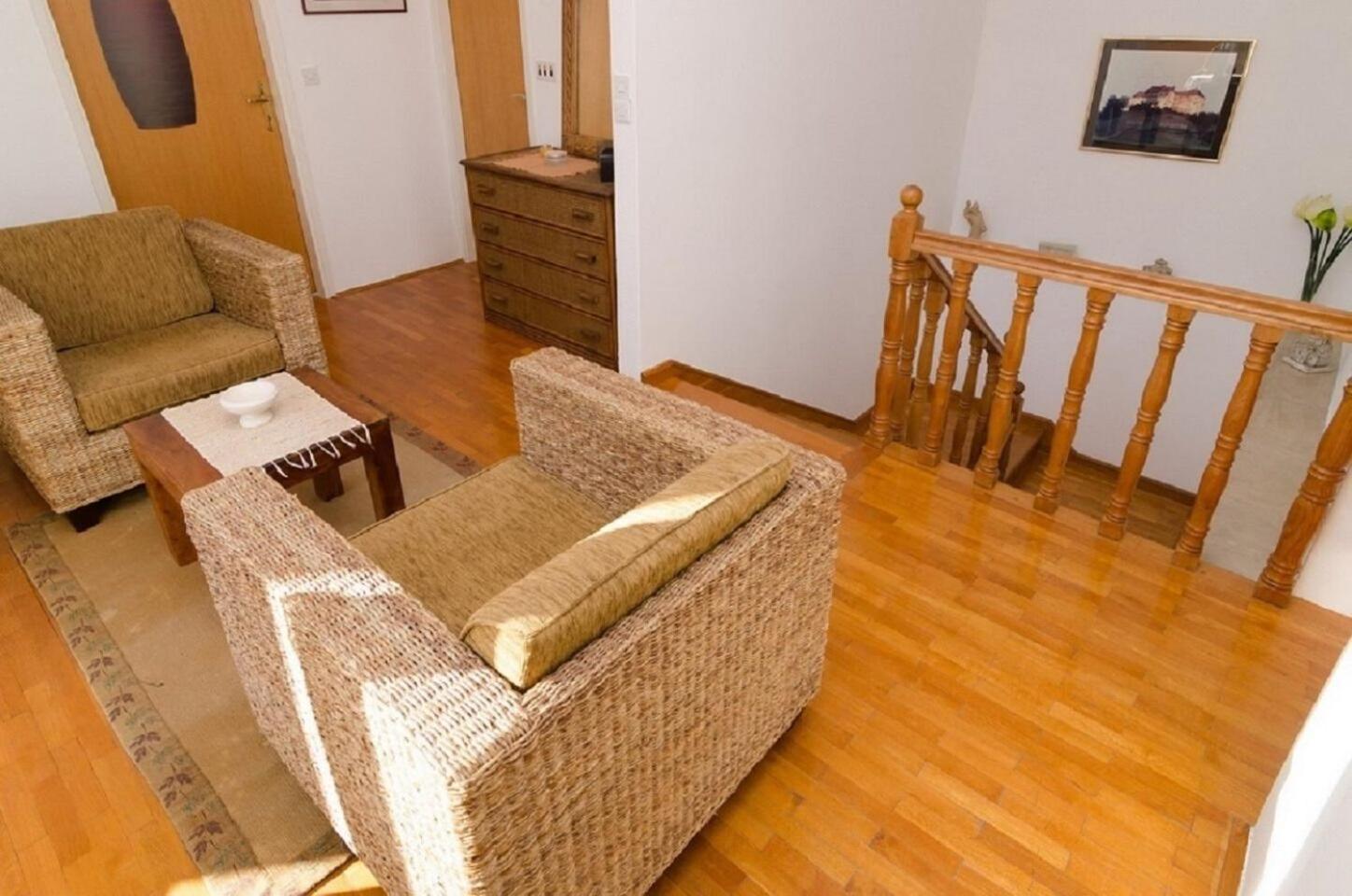 Holiday Home Old Town - Great Location Nin Luaran gambar