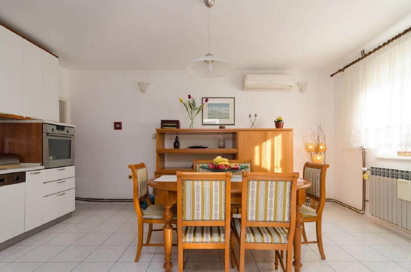 Holiday Home Old Town - Great Location Nin Luaran gambar